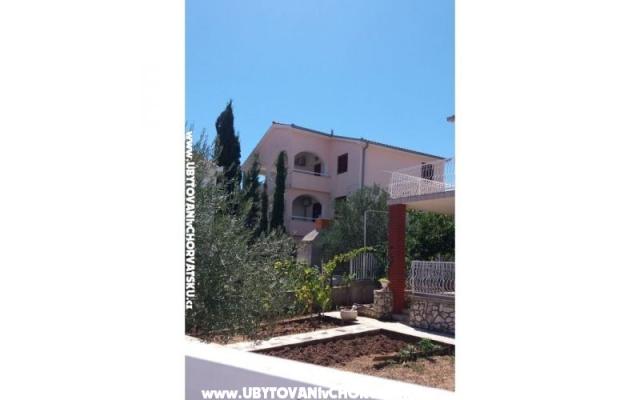 Apartmaji Šošo - apartmaji Trogir Hrvaška