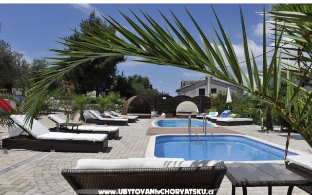 Villa Silvia  - apartmaji Trogir Hrvaška