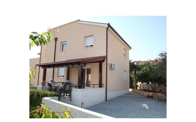 Apartmaji Petra - apartmaji Trogir Hrvaška