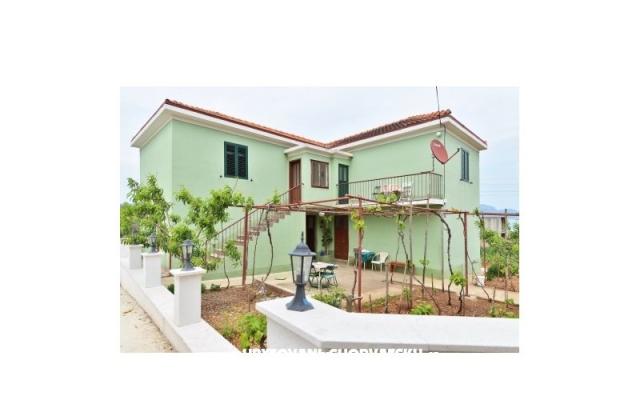 Apartma Kod Lipe - apartmaji Trogir Hrvaška