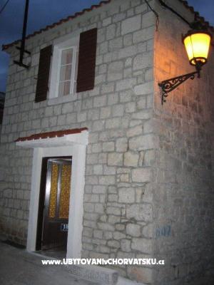 Apartmaji Stone Hiša - apartmaji Trogir Hrvaška