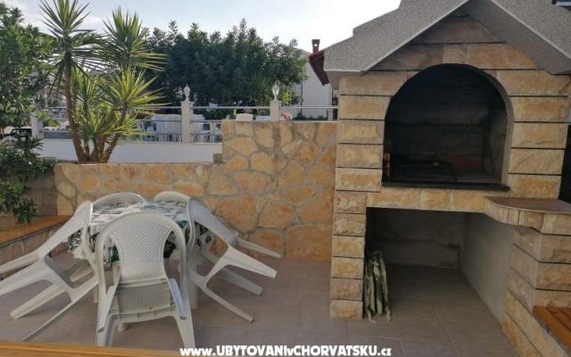 Apartma Slavica - apartmaji Trogir Hrvaška