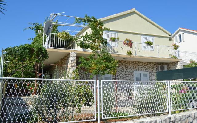 Apartmaji Petar Milat - apartmaji Trogir Hrvaška