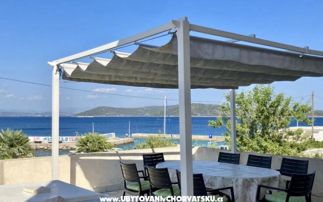 Apartmaji Villa Ana - apartmaji Trogir Hrvaška