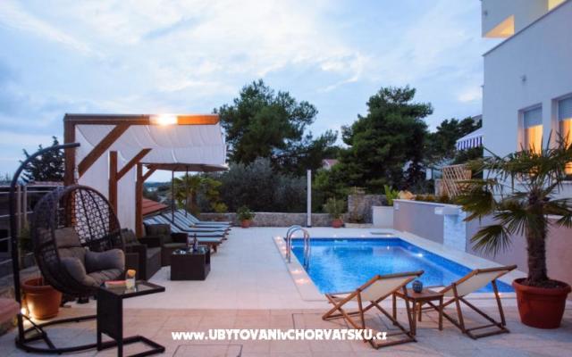 Apartmaji Villa Aurora - apartmaji Trogir Hrvaška