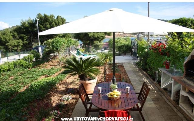 Bepina - apartmaji Trogir Hrvaška