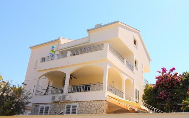 Genesis Apartmaji  - apartmaji Trogir Hrvaška