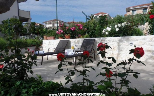 Holiday Hiša Vesna - apartmaji Trogir Hrvaška