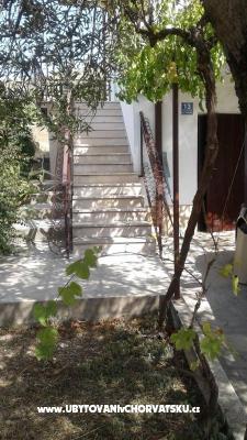 Počitniški dom Mirjana - apartmaji Trogir Hrvaška