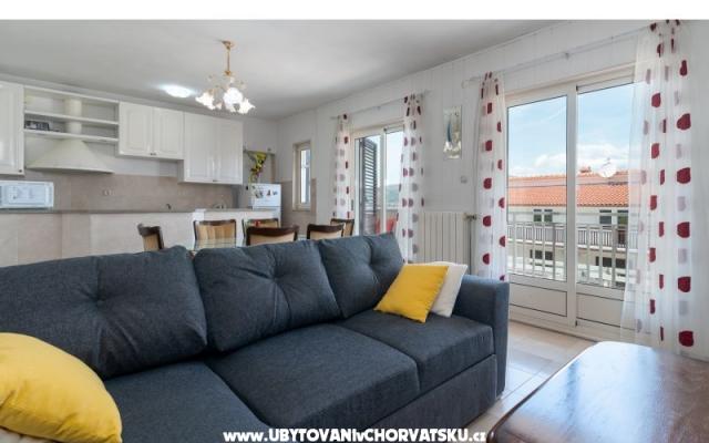 Lola Apartmaji - apartmaji Trogir Hrvaška