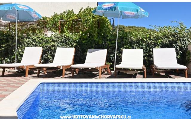 Luna - apartmaji Trogir Hrvaška
