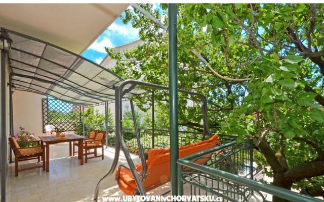 Porto - apartmaji Trogir Hrvaška