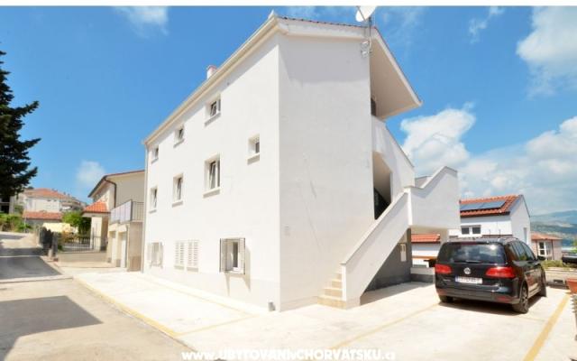 Punta - apartmaji Trogir Hrvaška