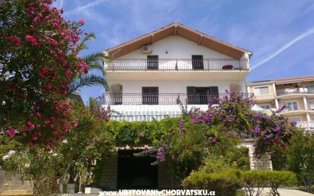  Apartmaji Ružmarin - apartmaji Trogir Hrvaška