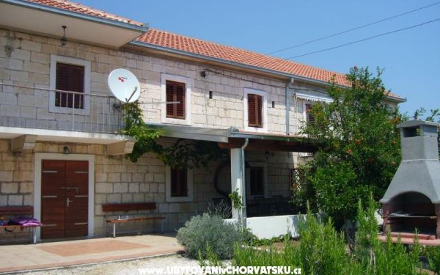 Stara kuća - apartmaji Trogir Hrvaška