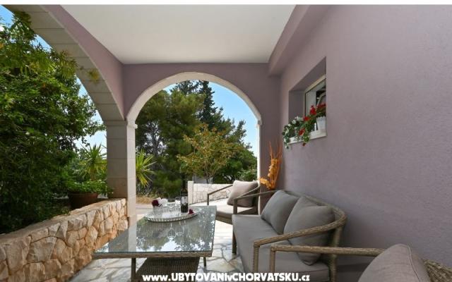 Anamaria - apartmaji Trogir Hrvaška