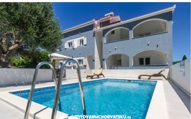 Villa Dalmatian Child - apartmaji Trogir Hrvaška