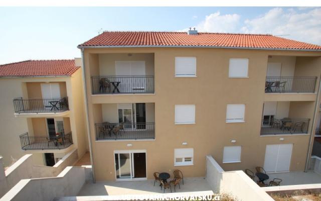 Villa IRIS - apartmaji Trogir Hrvaška
