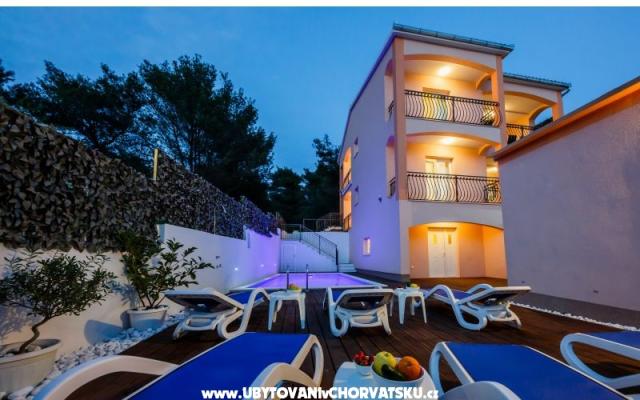 Počitniški dom Villa Nora - apartmaji Trogir Hrvaška