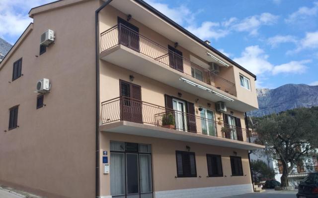Apartmaji Mena - apartmaji Tučepi Hrvaška