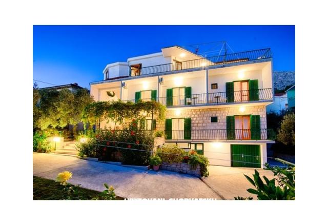 Čobrnić Sobe i Apartmaji - apartmaji Tučepi Hrvaška