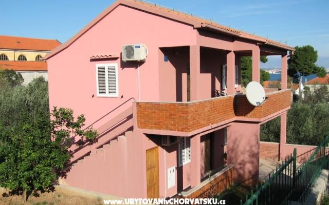 Apartmaji Ante - apartmaji otok Ugljan Hrvaška