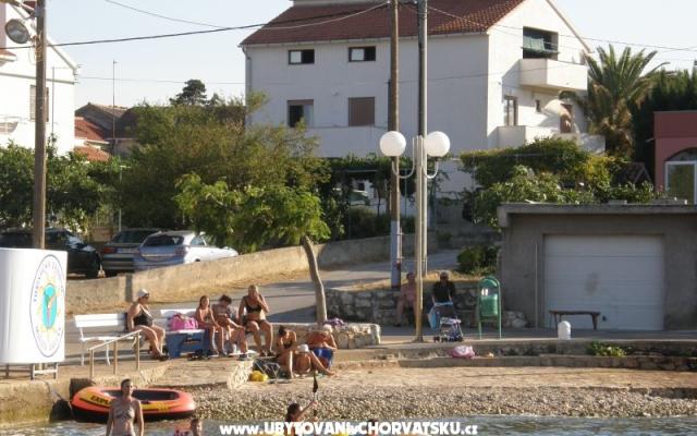 Apartmaji Kalo - apartmaji otok Ugljan Hrvaška