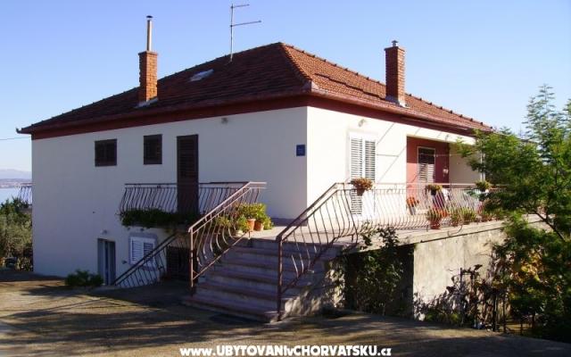 Apartma Mili - apartmaji otok Ugljan Hrvaška
