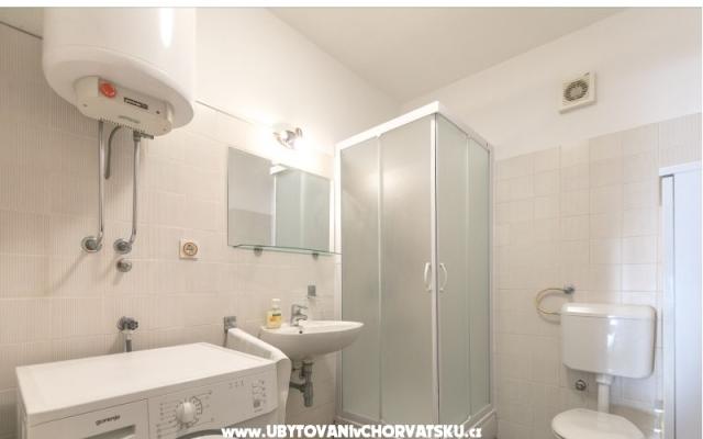 Apartmaji Mira Grdovic - apartmaji otok Ugljan Hrvaška