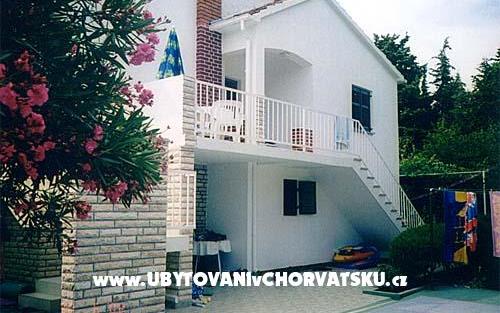 Apartmaji Kus - apartmaji otok Ugljan Hrvaška