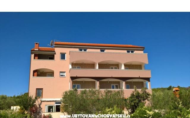 Apartmaji Lidija - apartmaji otok Ugljan Hrvaška
