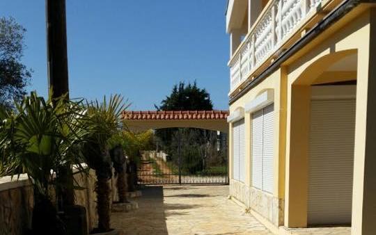 Hiša Ugljan - apartmaji otok Ugljan Hrvaška