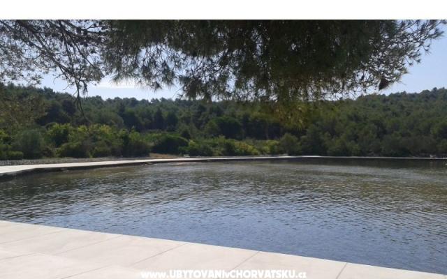 Počitniški dom Ana - apartmaji otok Ugljan Hrvaška