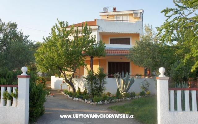 Apartmaji Mirjana - apartmaji otok Ugljan Hrvaška