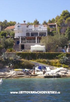 Hiša Villa Rosa - apartmaji Vela Luka – Korčula Hrvaška