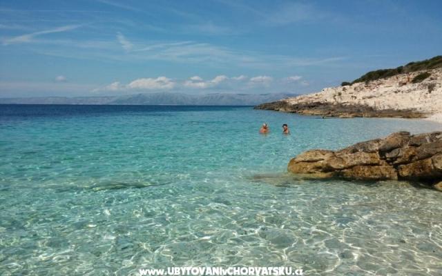 Kotarčevi dvori - apartmaji Vela Luka – Korčula Hrvaška