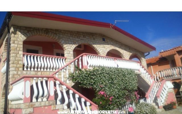 Apartmaji Leček - apartmaji otok Vir Hrvaška