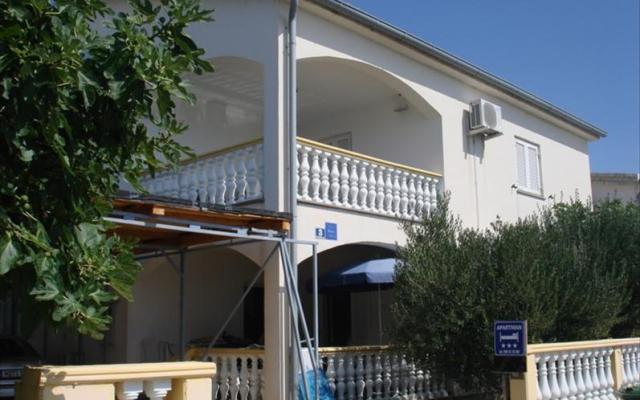 Villa Miličević Ap (6+2) - apartmaji otok Vir Hrvaška