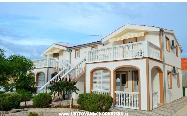 Apartmaji Čvangić - apartmaji otok Vir Hrvaška