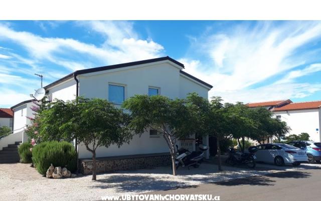 Apartma Filipašić - apartmaji otok Vir Hrvaška