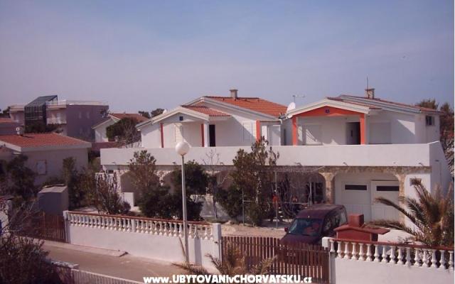 Apartmaji Glavaš Dragica - apartmaji otok Vir Hrvaška