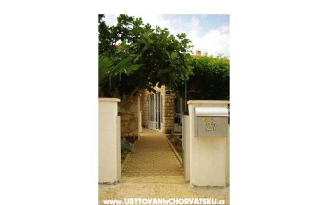 Apartmaji Ivica Serdarušić - apartmaji otok Vir Hrvaška