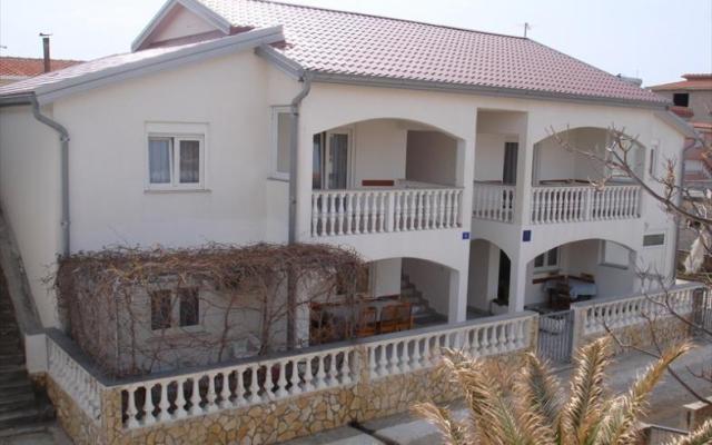 Apartmaji Kalaj - apartmaji otok Vir Hrvaška