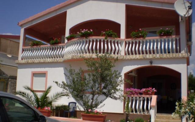 Apartmaji Kantoci - apartmaji otok Vir Hrvaška
