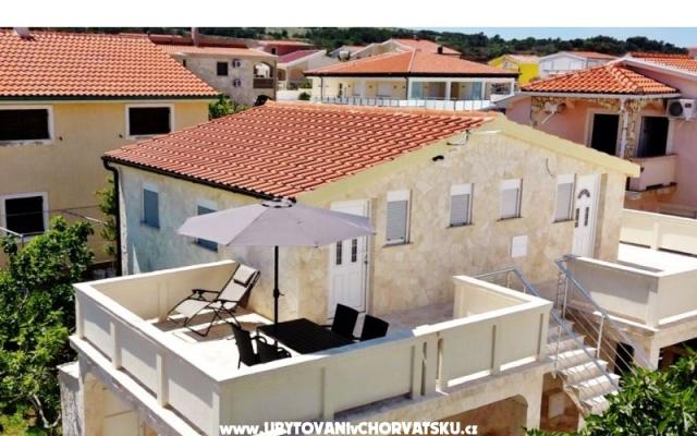 Apartmaji Leo - apartmaji otok Vir Hrvaška