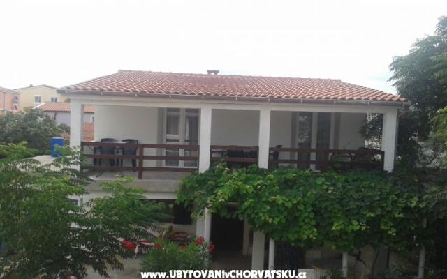 Apartmaji Laslavić - apartmaji otok Vir Hrvaška