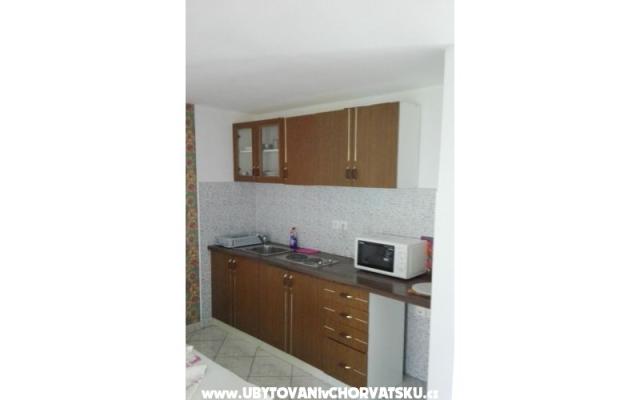 Apartmaji Anamaria - apartmaji otok Vir Hrvaška