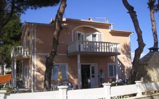 Apartmaji Emily - apartmaji otok Vir Hrvaška