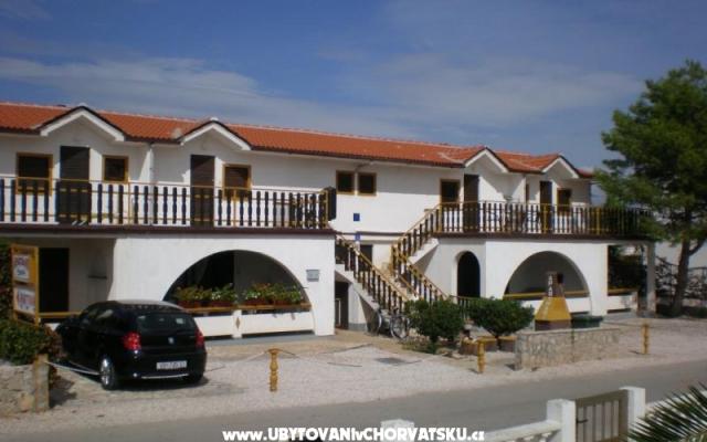 Apartmaji Pogacic - apartmaji otok Vir Hrvaška