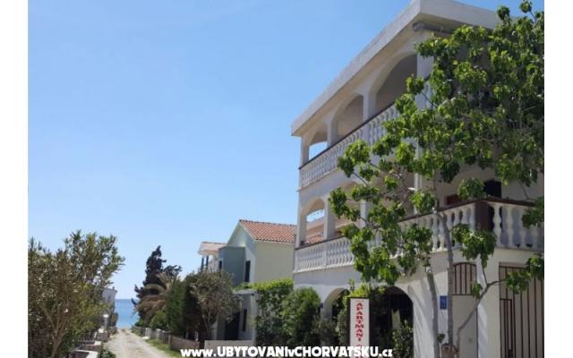 Apartmaji Studio - apartmaji otok Vir Hrvaška